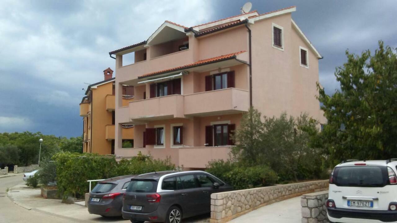 Laura And Nevio Apartments And Rooms Cres Εξωτερικό φωτογραφία