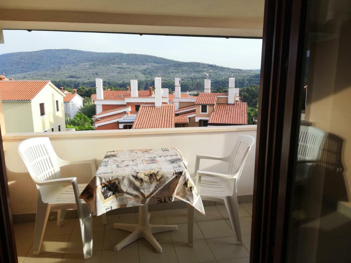 Laura And Nevio Apartments And Rooms Cres Εξωτερικό φωτογραφία