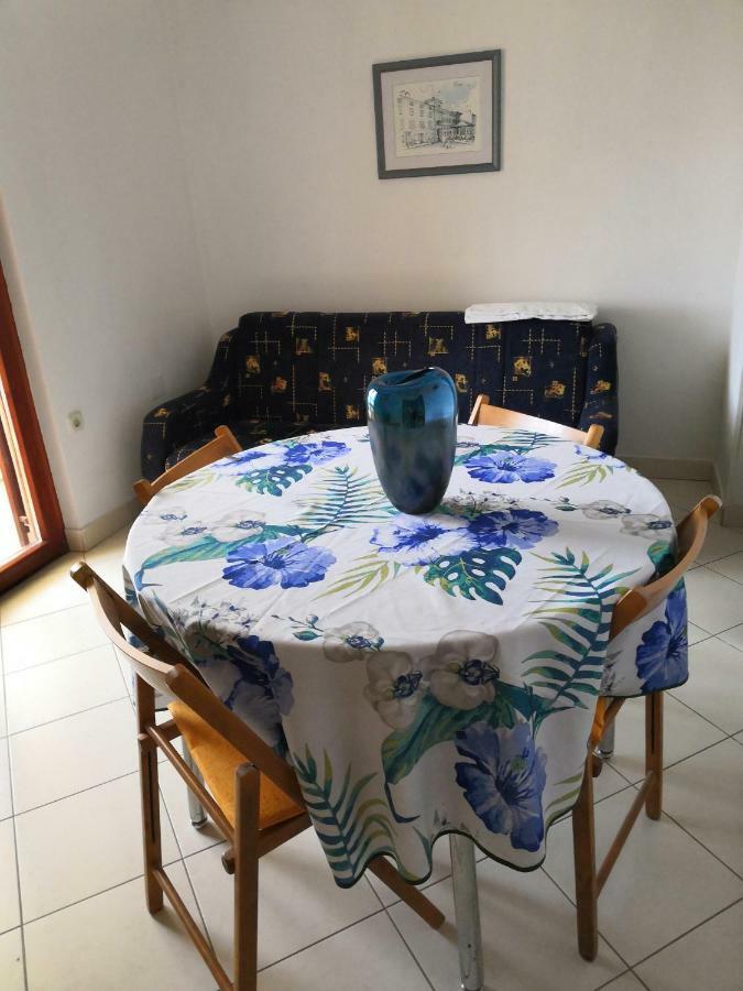 Laura And Nevio Apartments And Rooms Cres Εξωτερικό φωτογραφία