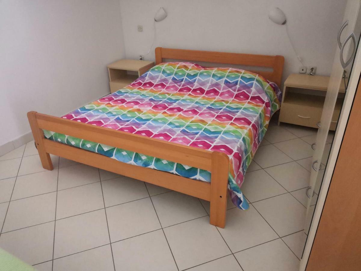 Laura And Nevio Apartments And Rooms Cres Εξωτερικό φωτογραφία