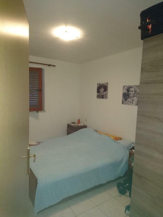 Laura And Nevio Apartments And Rooms Cres Εξωτερικό φωτογραφία